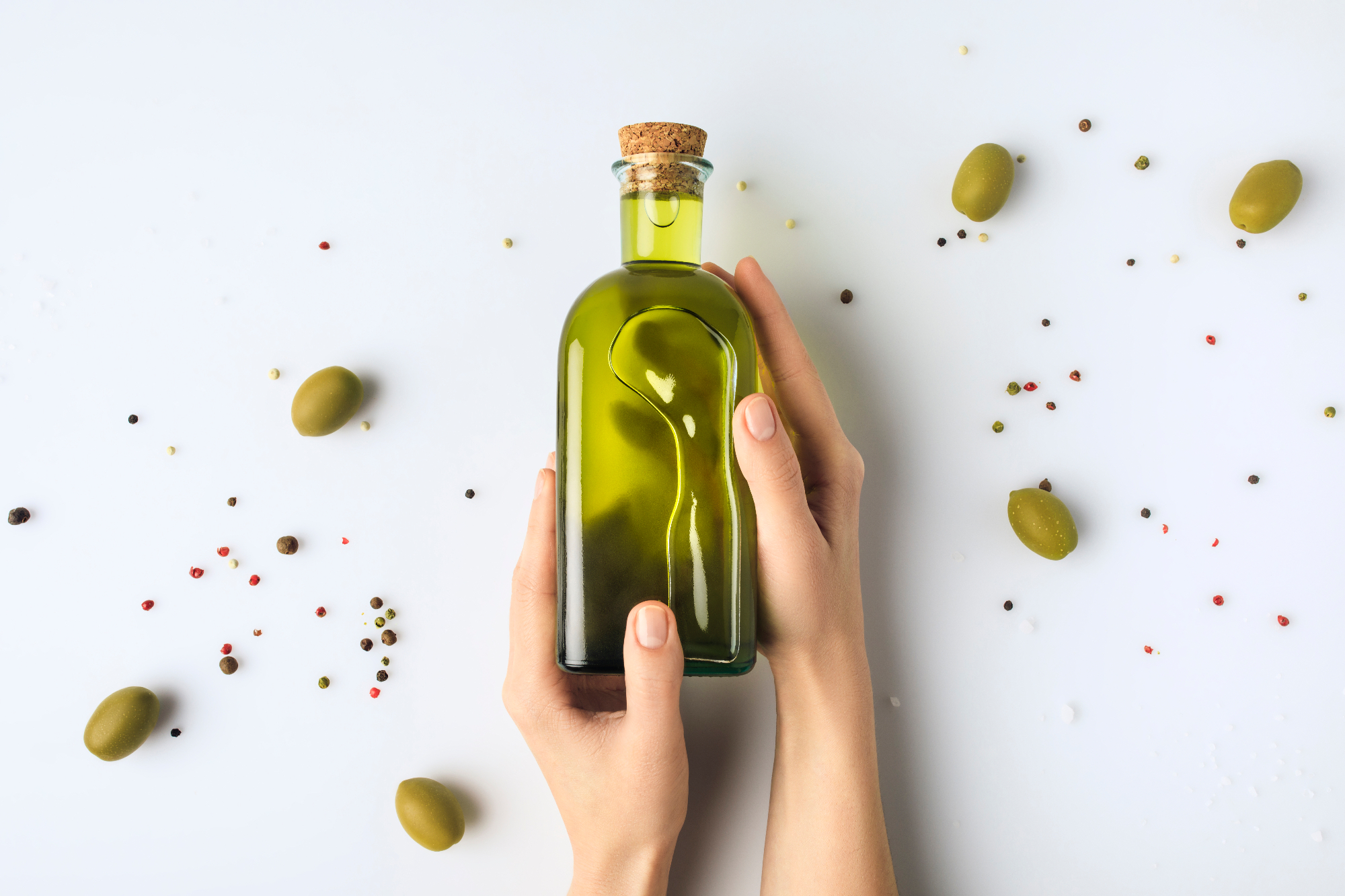 Na Primorskem imajo hladno stiskano olivno olje za prodajo